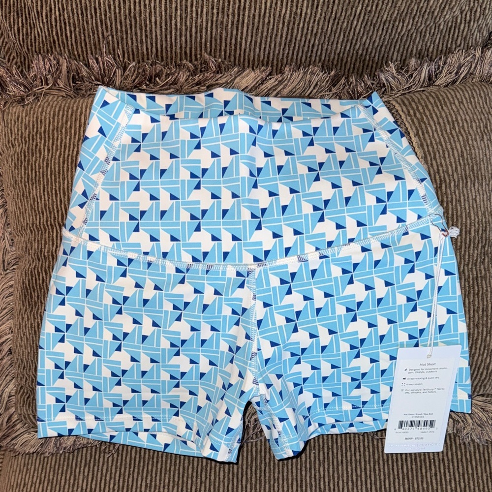 Ladies Tavi Hot Shorts  Sz  S. NWT
